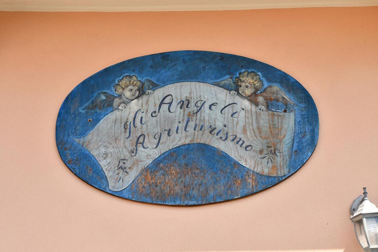 فيلا Gli Angeli Agriturismo Cisano sul Neva المظهر الخارجي الصورة