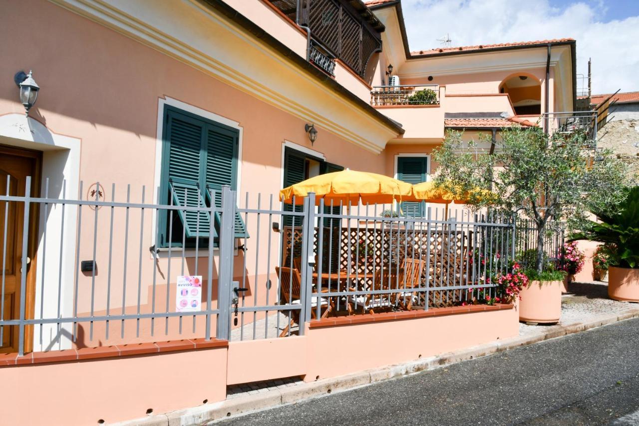 فيلا Gli Angeli Agriturismo Cisano sul Neva المظهر الخارجي الصورة