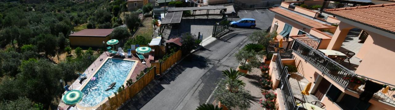 فيلا Gli Angeli Agriturismo Cisano sul Neva المظهر الخارجي الصورة